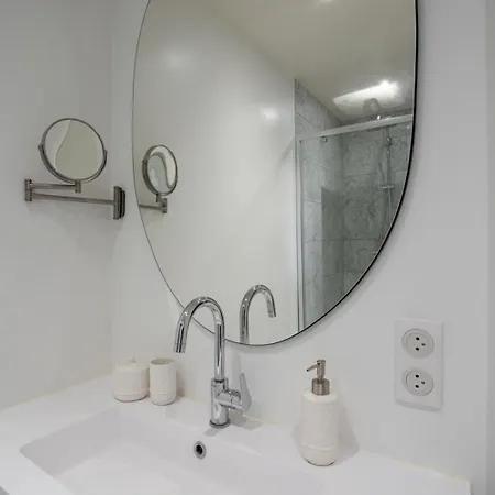 Chic & Stylish 1bd Champs Elysees Paris