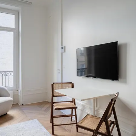 Chic & Stylish 1bd Champs Elysees Appartement *