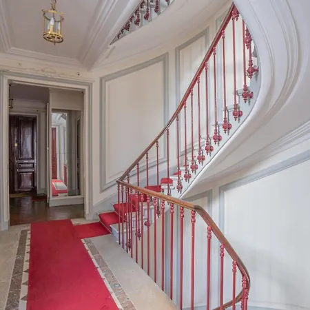 Apartment Chic & Stylish 1bd Champs Elysees *