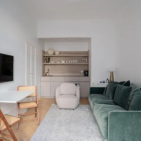 Chic & Stylish 1bd Champs Elysees Appartement